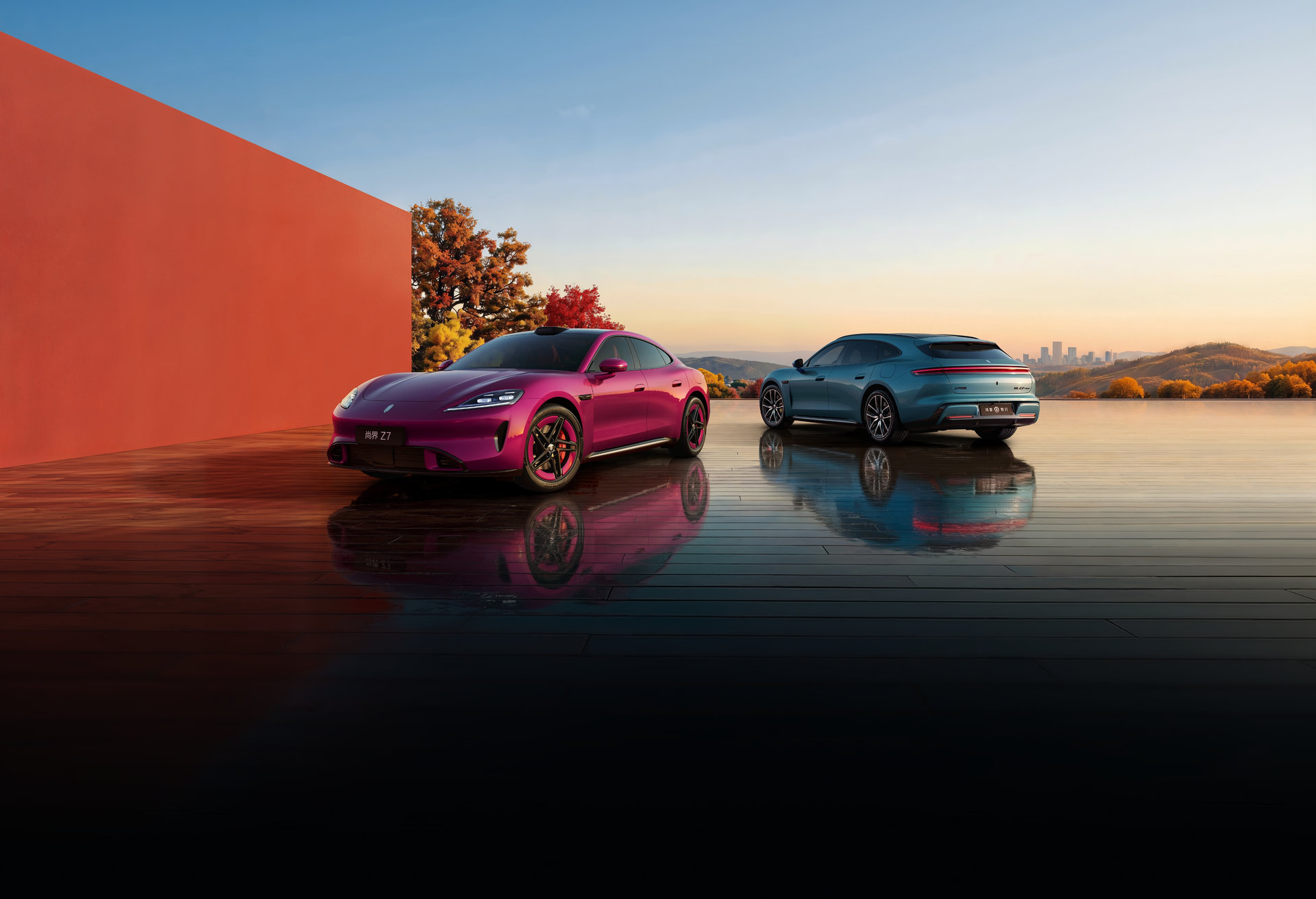 紫粉色尚界 Z7 与 新绿色尚界 Z7T 侧视图，展示了车独特的设计造型
