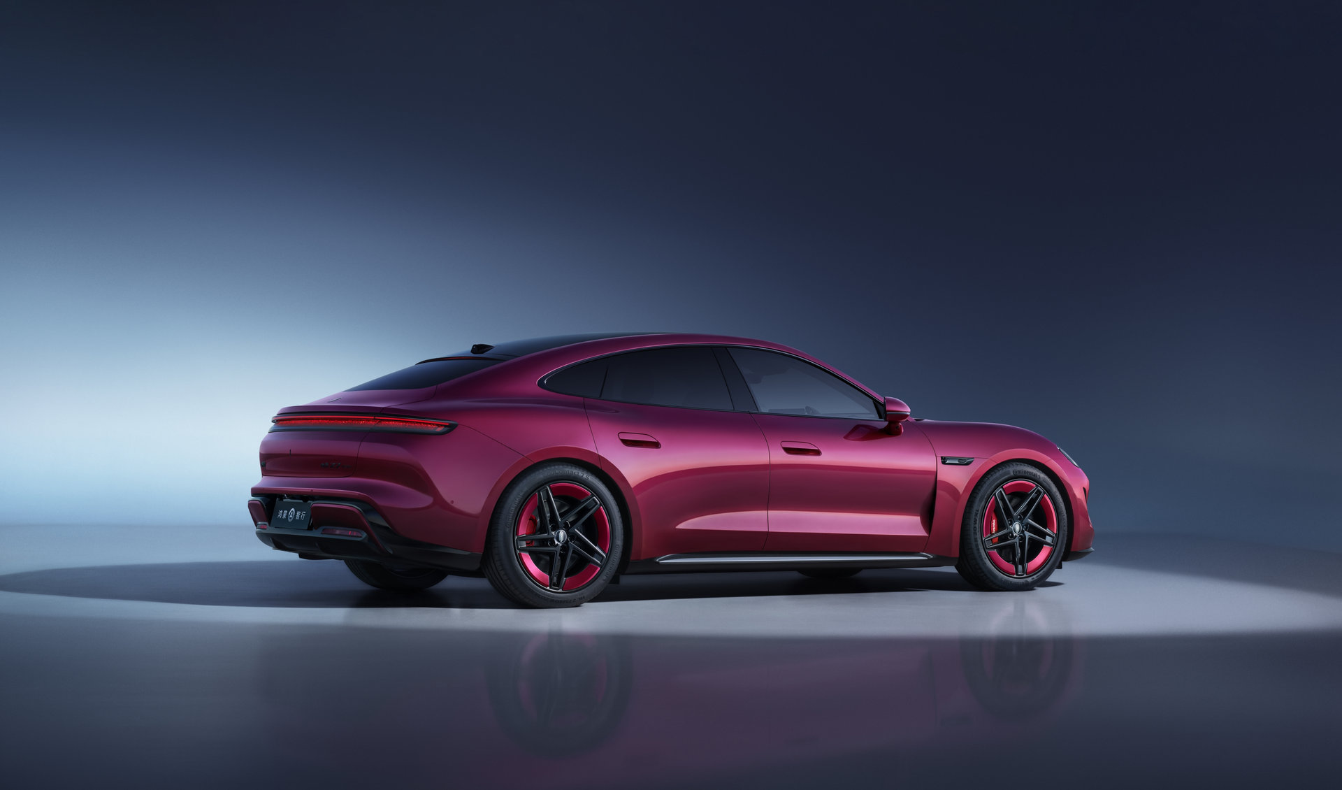 电光紫粉色尚界 Z7