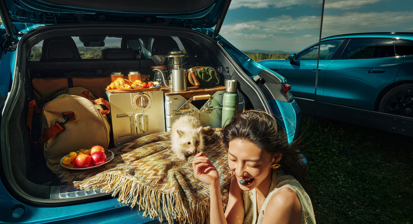 尚界 Z7 的后备箱空间展示