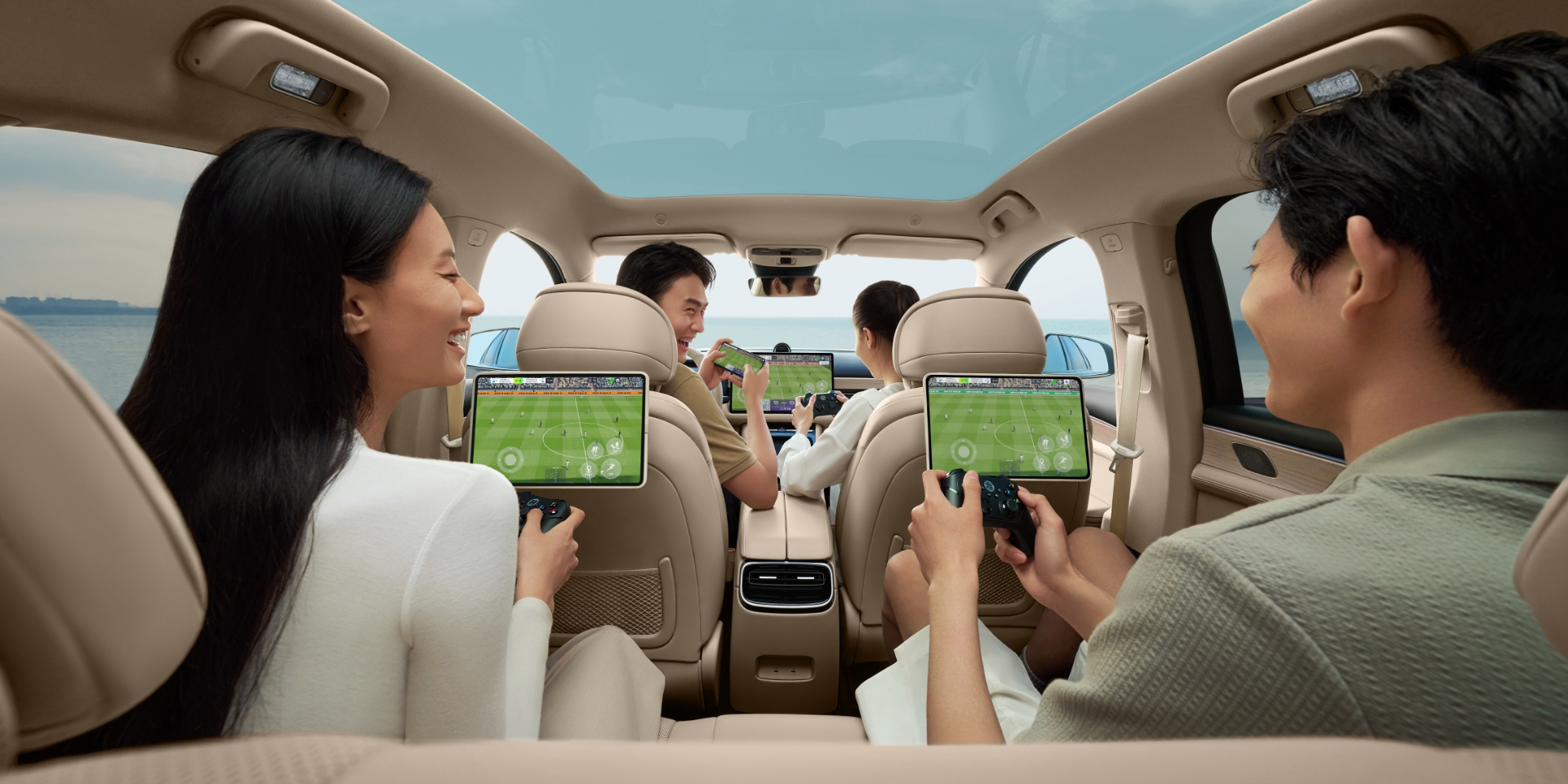 问界 新M5 Ultra 专属游戏厅