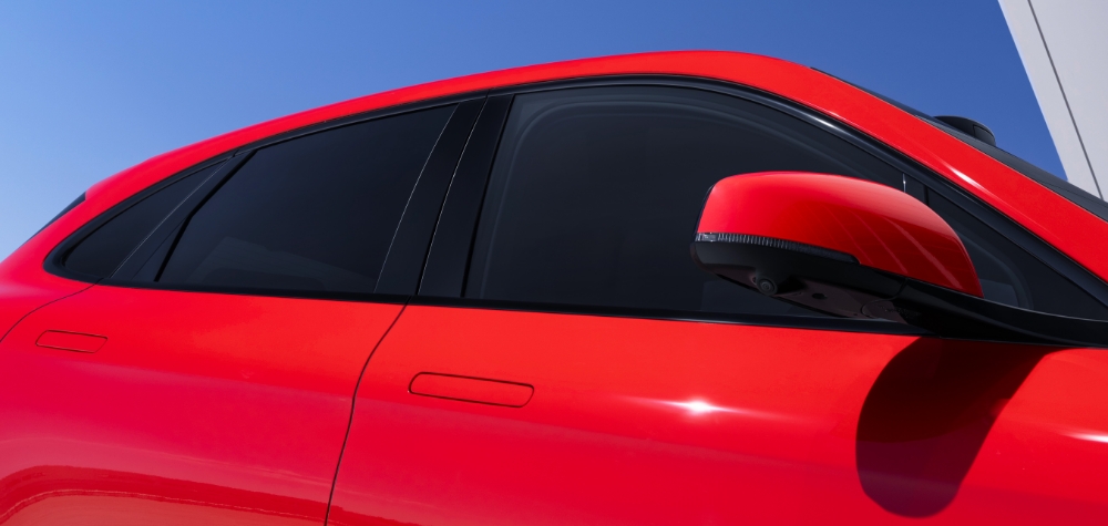 问界 新M5 Ultra 黑曜车窗饰条