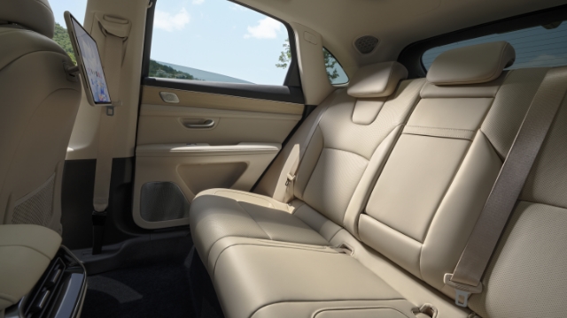 问界 新M5 Ultra 后排舒享空间