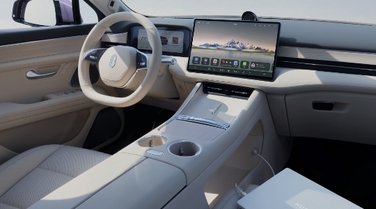 问界 新M5 Ultra 全新怀挡及 100 W 有线快充