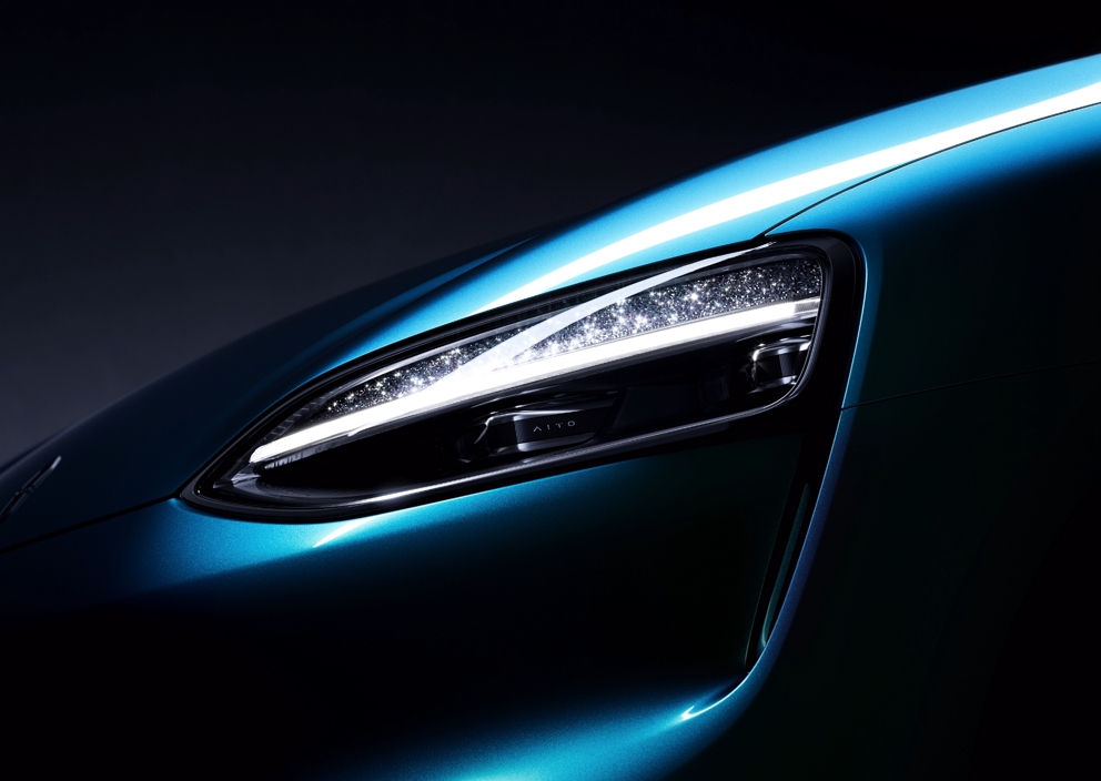 问界 M6 千面星曜大灯