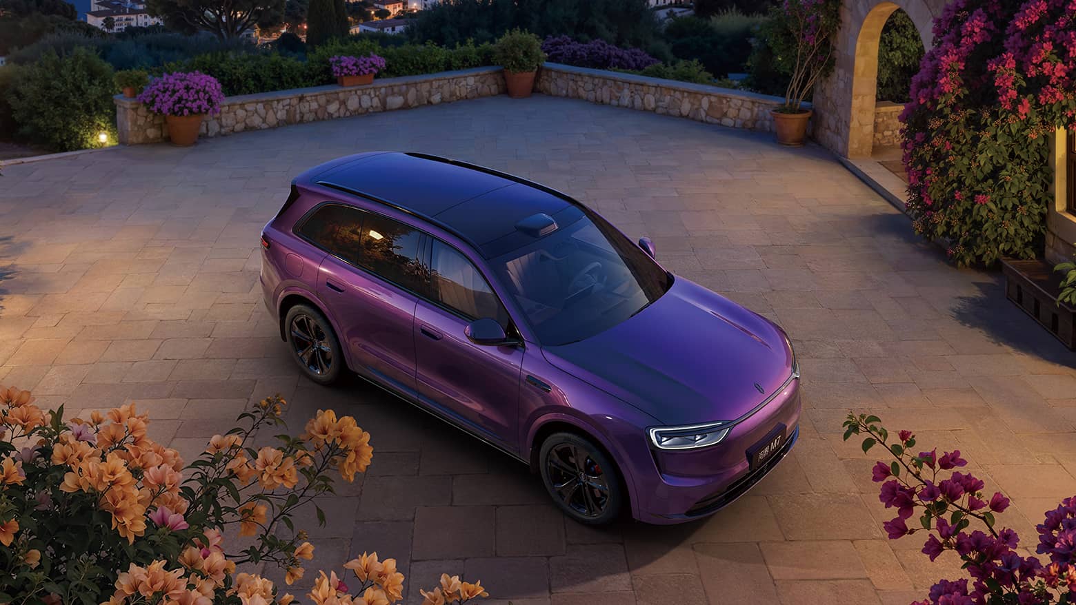 问界 M7 全系新增夜紫车色 繁花入夜，紫韵新生