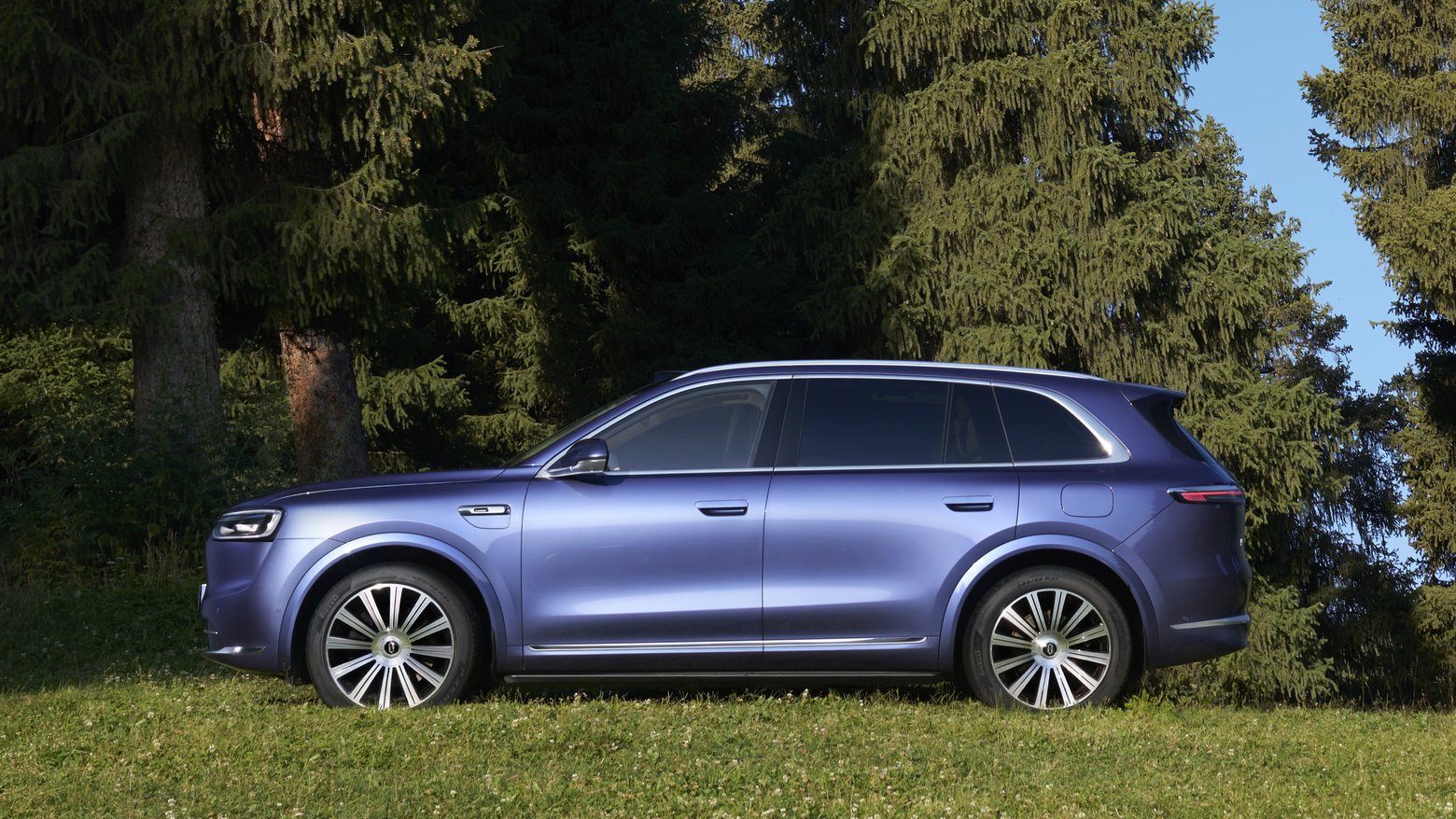 问界 M7 海岛蓝车身