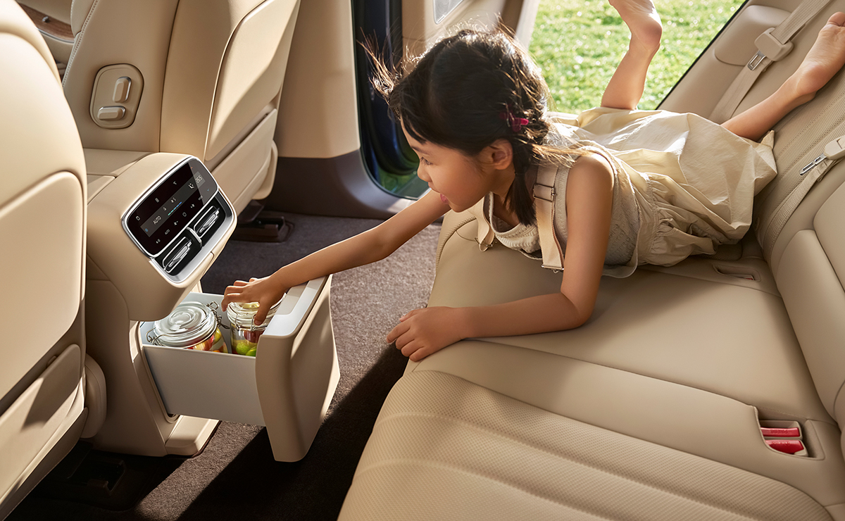 问界 M7 风冷压缩机冷暖箱