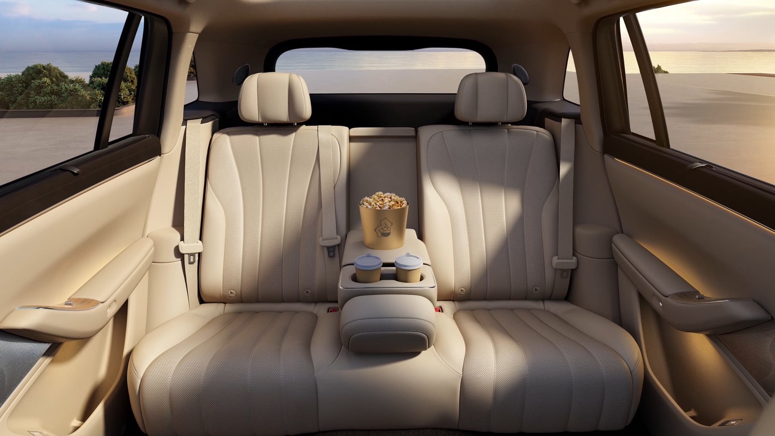 问界 M7 二排大空间