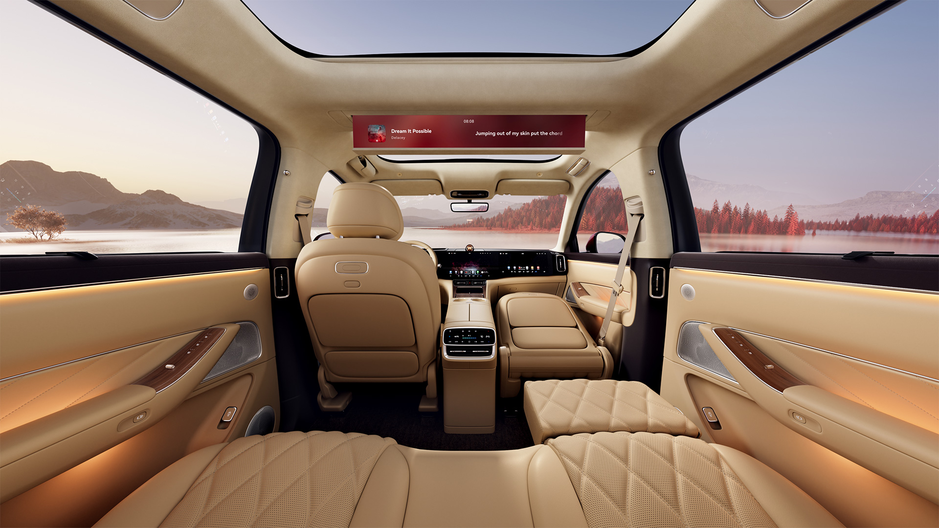 展示问界 M8 车内的智能屏幕设施