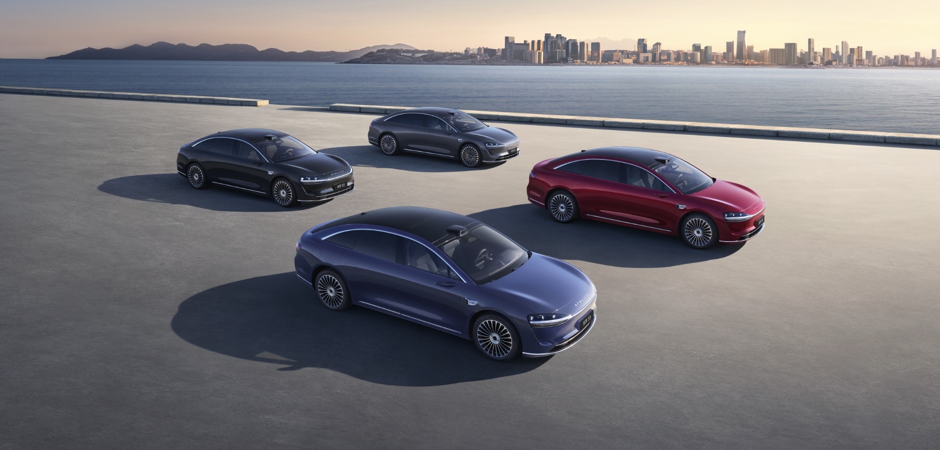 享界 S9 浩宇蓝、寰宇红、鎏金黑、深空灰