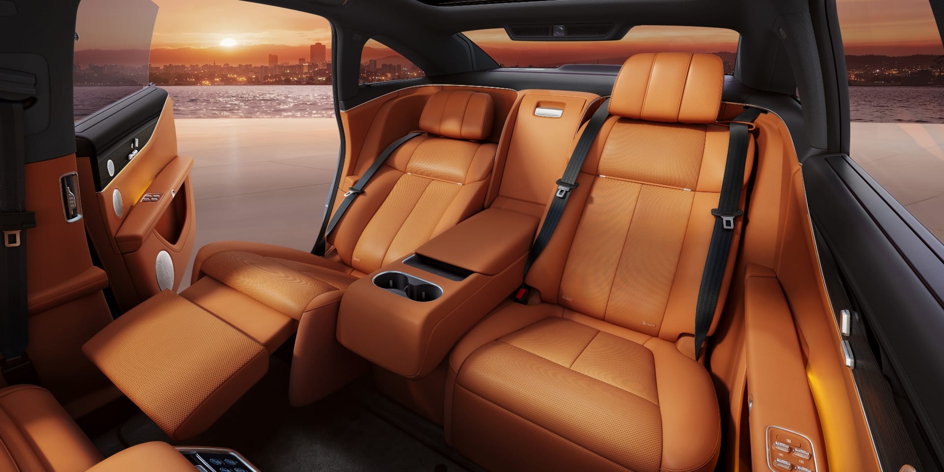 享界 S9 赤茶橘内饰