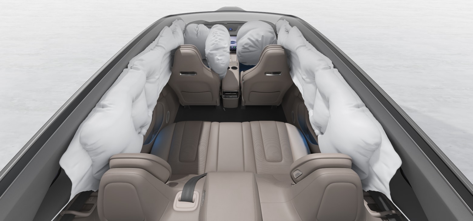 智界 R7 安全气囊，各方向提供保护