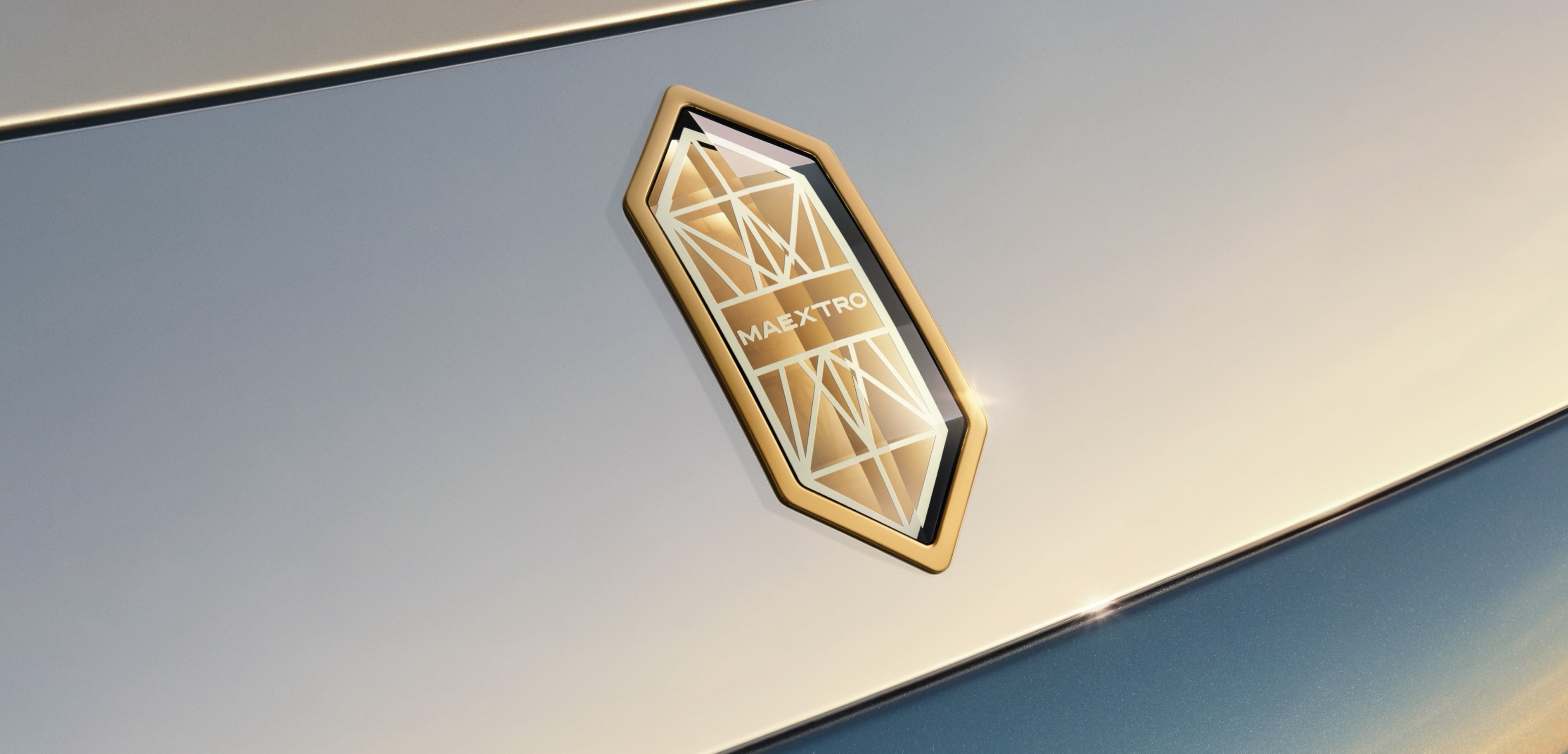 尊界 S800 Grand Design 典藏大观正面金色立体切面发光 logo